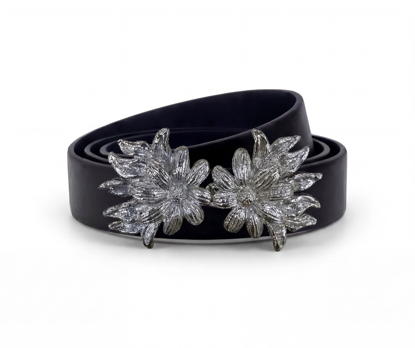 Mimi di N Daisy  Vintage Buckle, circa. 1972 - Flora Collection