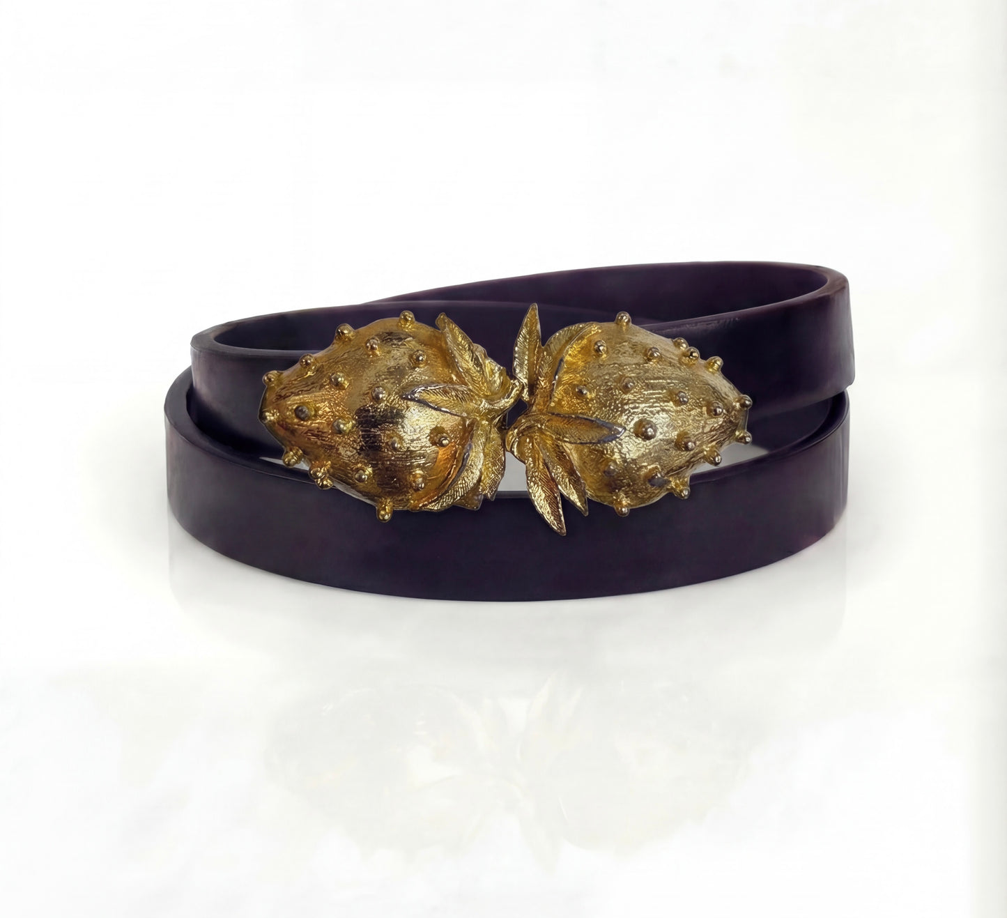 Mimi di N Strawberries Vintage Buckle, circa. 1975 - Fruits Collection