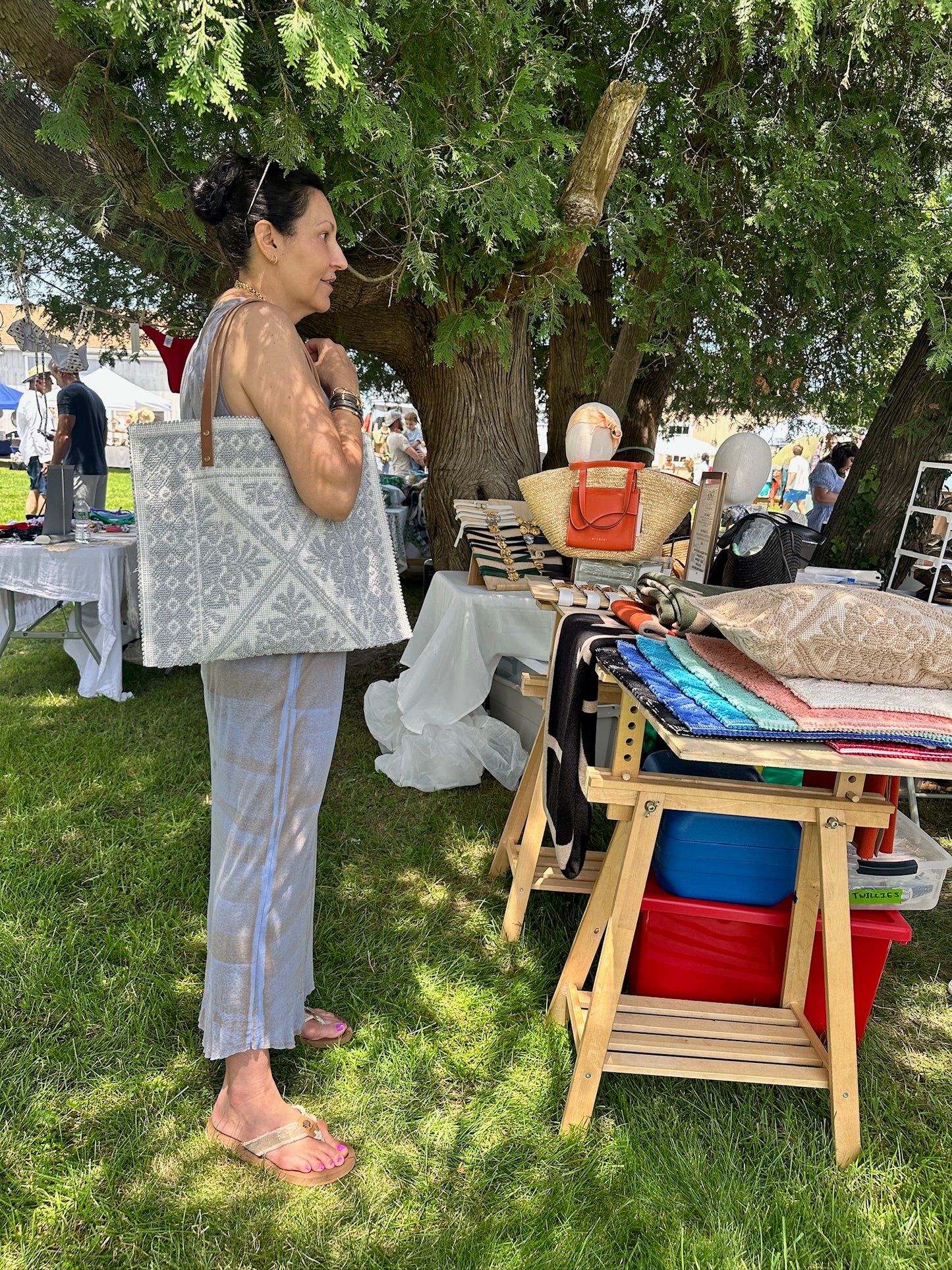 HANDWOVEN ARTISINAL TOTE - GRAY