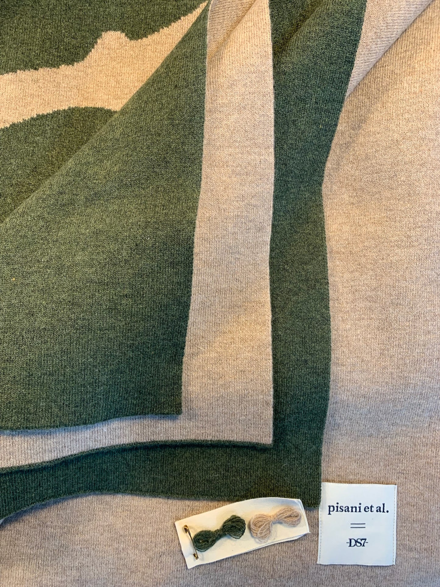 ETERNA WOOL BLANKET - OLIVE GREEN & MINK