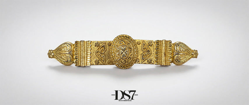 Alexis Kirk Etruscans long style Vintage buckle, circa. 1980s - Fauna Collection