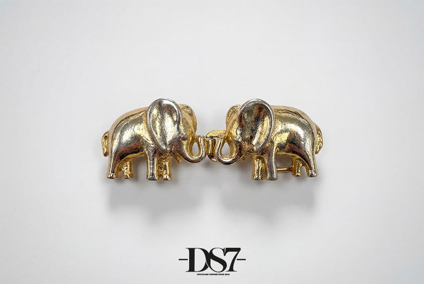 Mimi di N Elephants kissing trunks Vintage buckle, circa. 1976 - Animal Collection