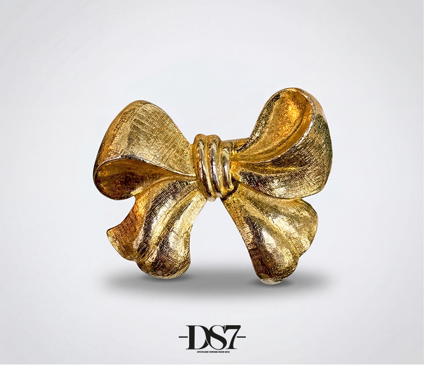 Jeannie Bouchever Lovely Bow Vintage buckle, circa. 1980s Bows Collection