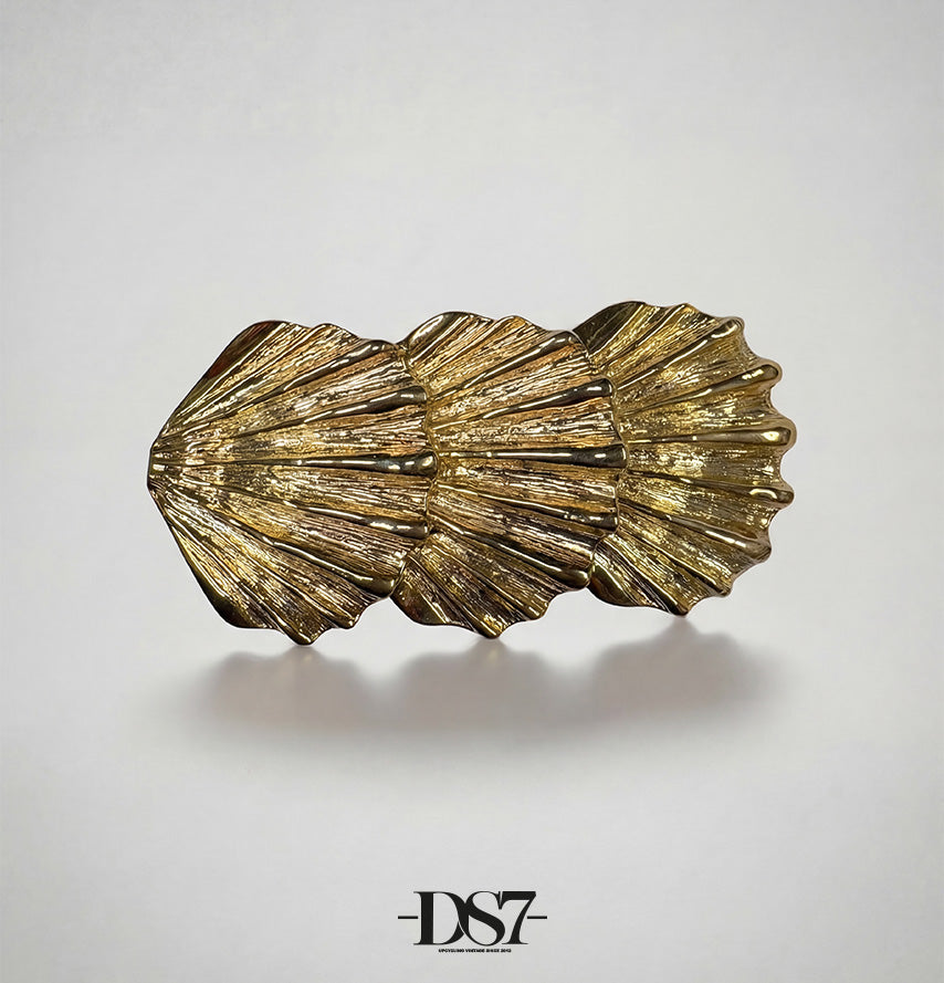 Douglas Paquette Large trio shells Vintage buckle, circa. 1980s - Seashells Collection