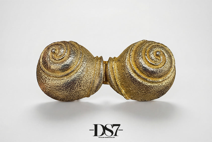 Mimi di N Snails Shells Vintage Buckle, circa. 1973 - Fauna Collection
