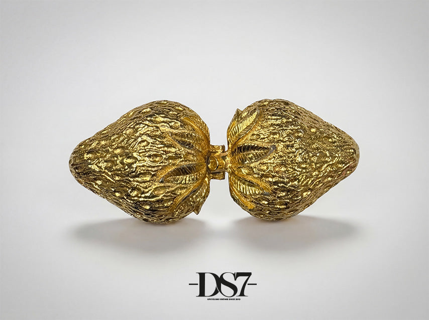 Jeanne 80 Bouchever Strawberries Vintage buckle, circa. 1980s - Fruit Collection