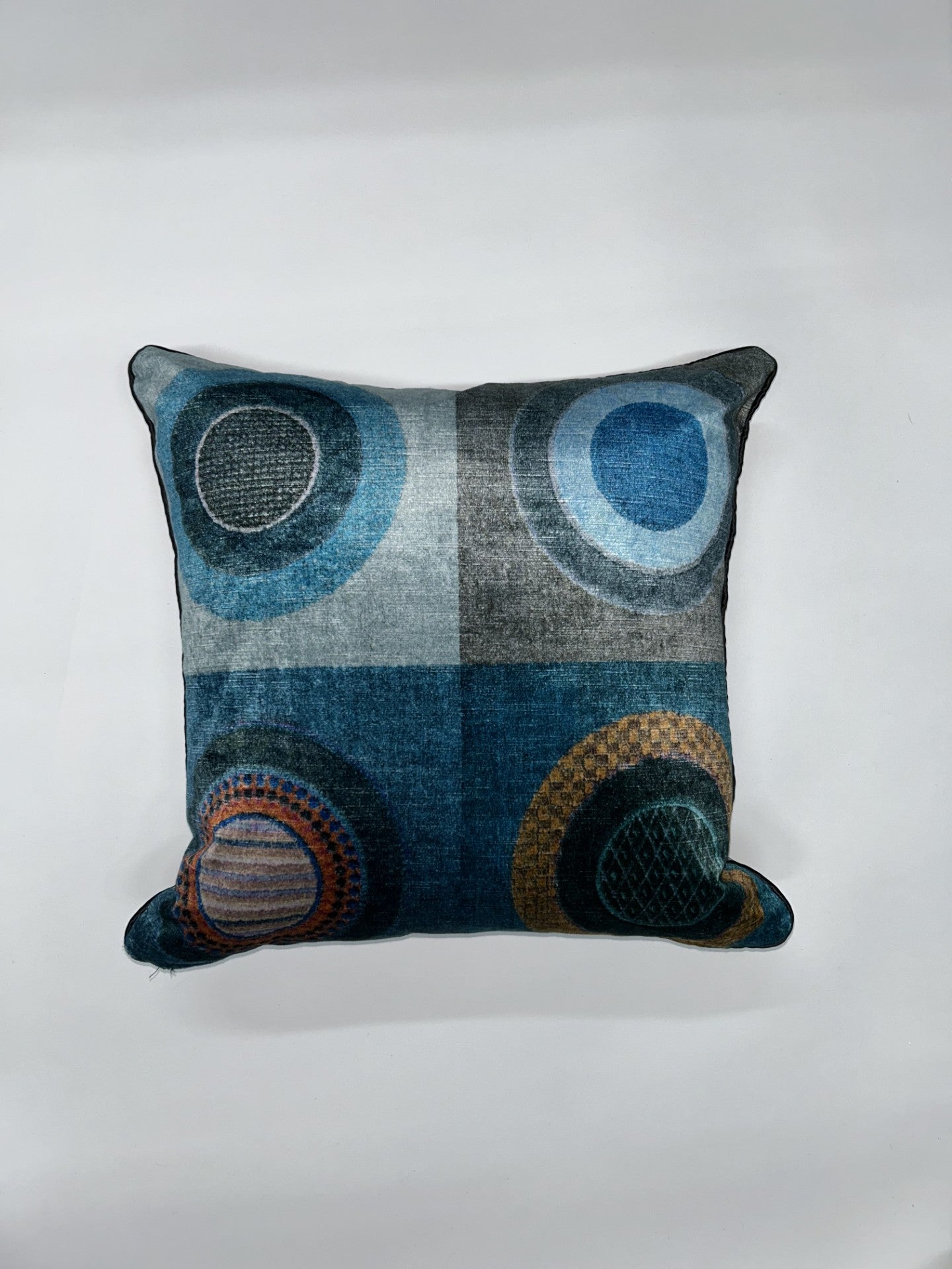 Mulberry Home "Dress Circle Velvet" - 2 Pillow Cases